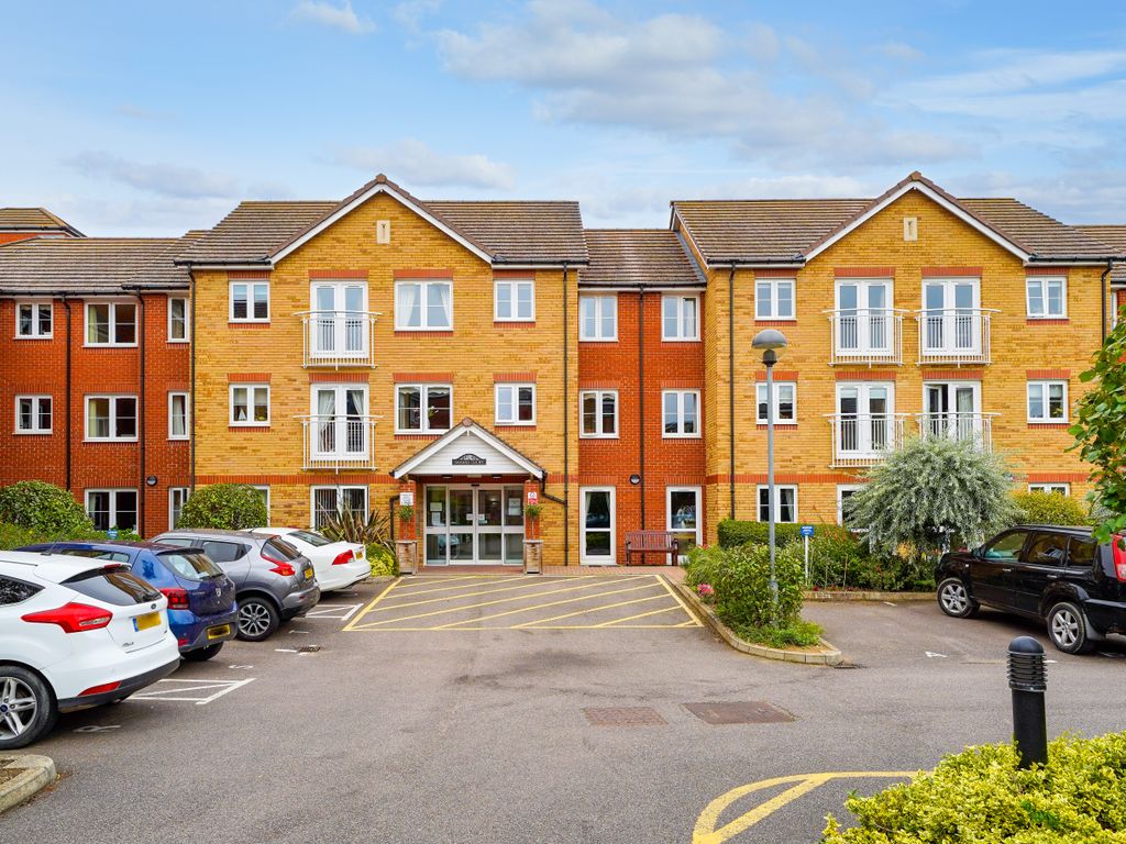 1 bed flat for sale in Goodes Court, Royston SG8, £150,000
