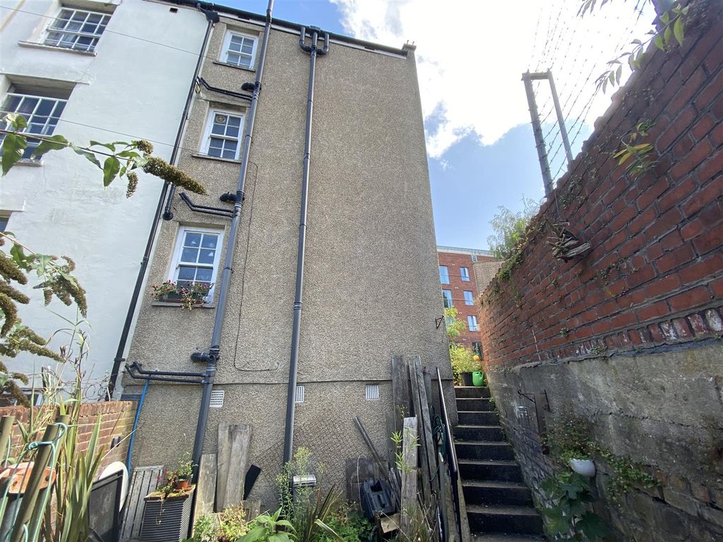 1 bed flat for sale in Bath Buildings, Bristol BS6, £149,000