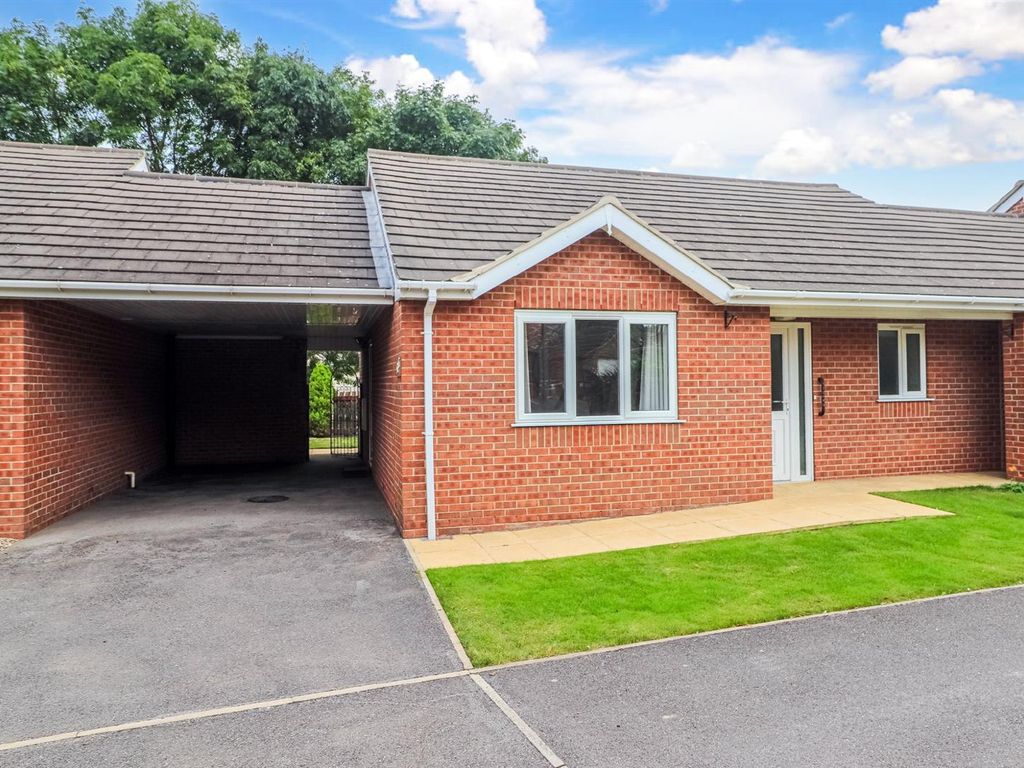 2 bed bungalow for sale in High Street, Ossett WF5, £194,000