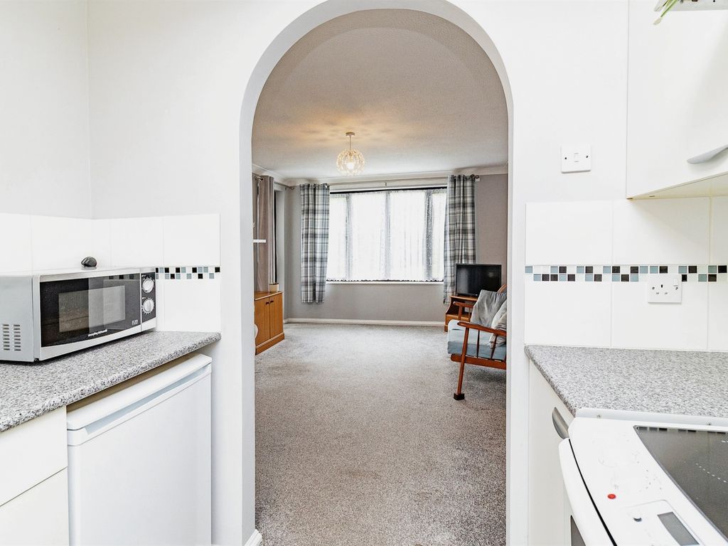 1 bed flat for sale in The Mount, Simpson, Milton Keynes MK6, £140,000