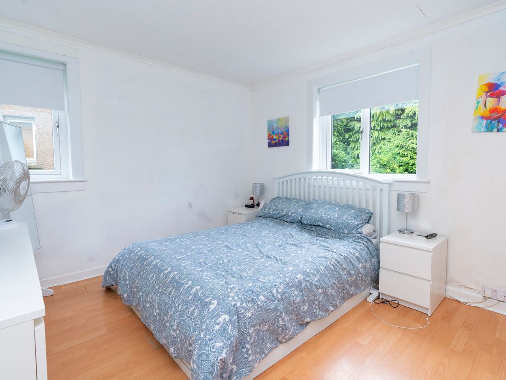 2 bed flat for sale in Kemnay Gardens, Dundee DD4, £79,000