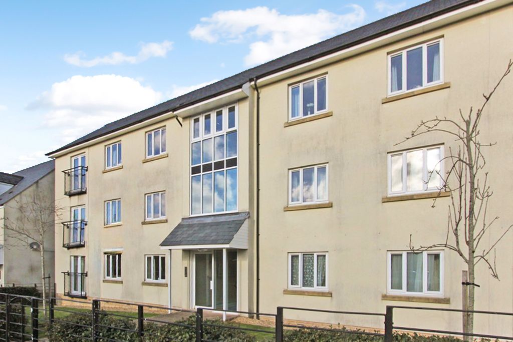 2 bed flat for sale in Frobisher Approach, Plymouth PL5, £60,000