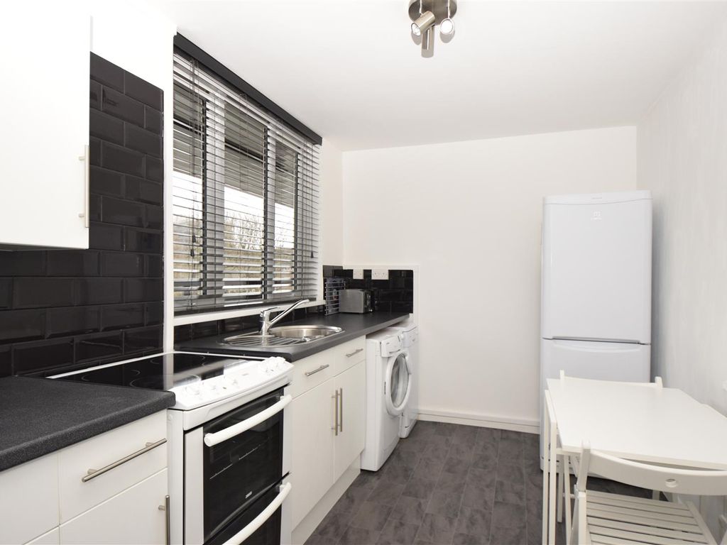 1 bed flat for sale in Marden Square, Bermondsey SE16, £325,000