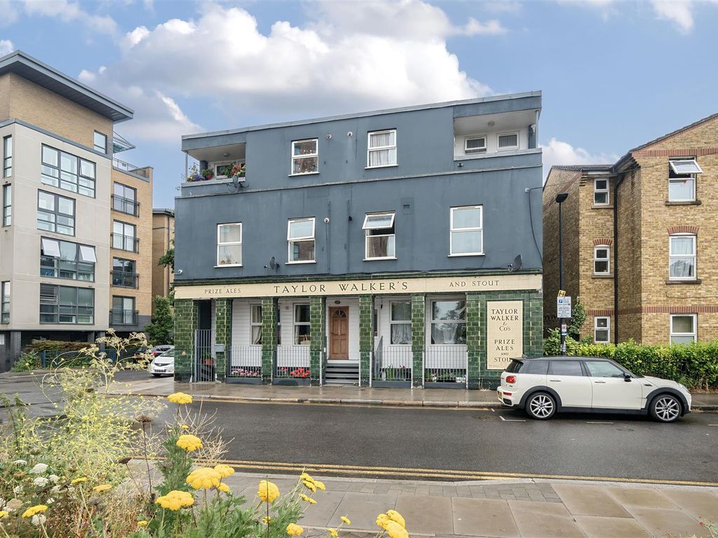 1 bed property for sale in St. Leonards Street, London E3, £250,000