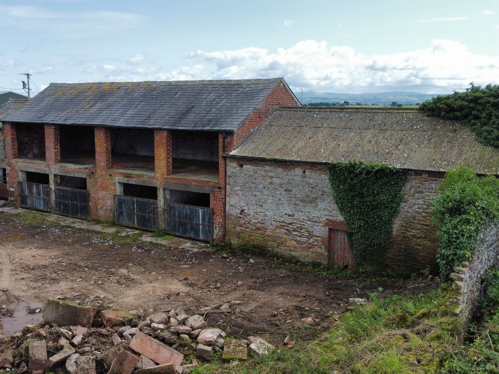 3 bed barn conversion for sale in Oulton, Wigton CA7, £150,000