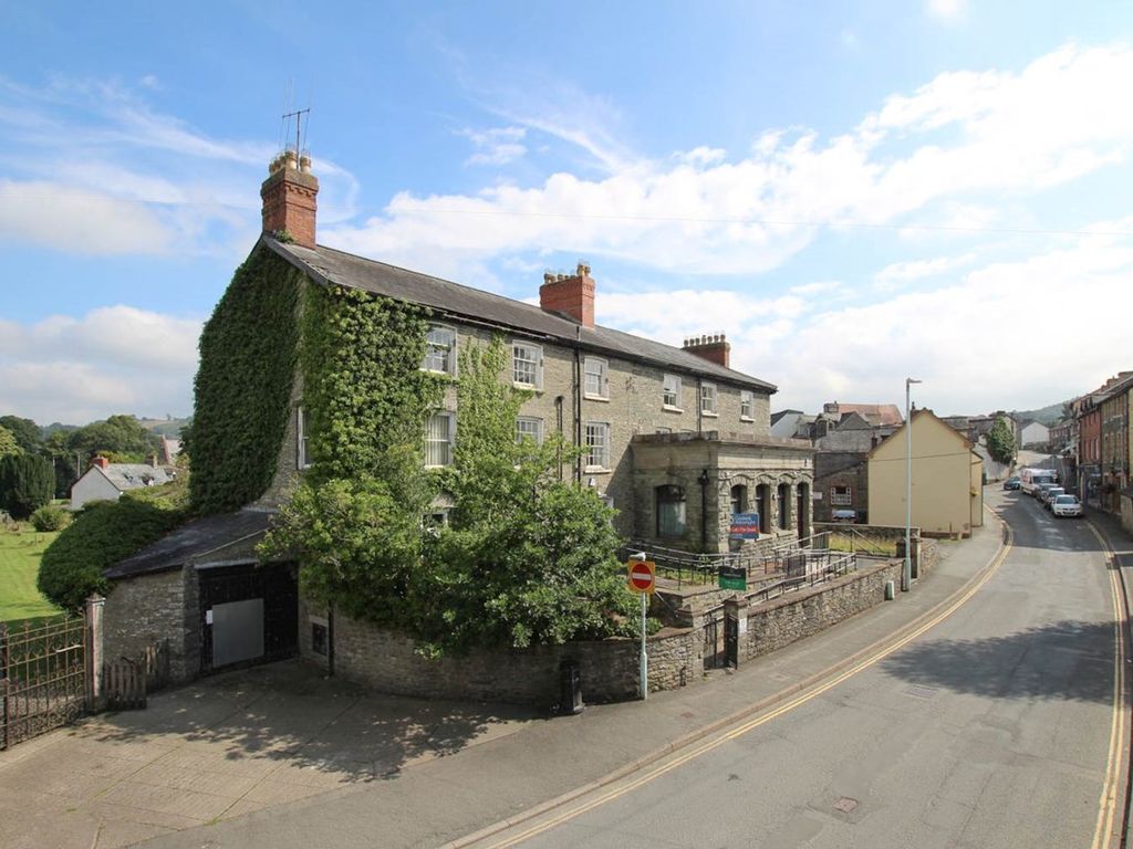 4 bed town house for sale in West Street, Builth Wells LD2, £225,000