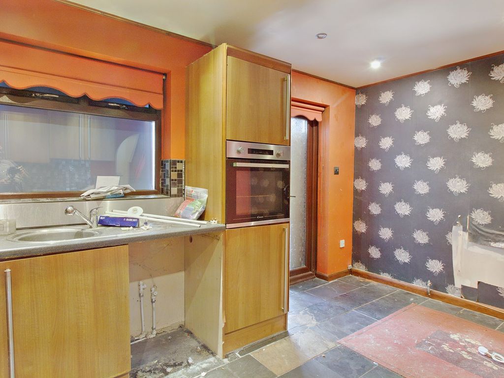 3 bed semi-detached house for sale in Dellfield Close, Lincoln LN6, £155,000