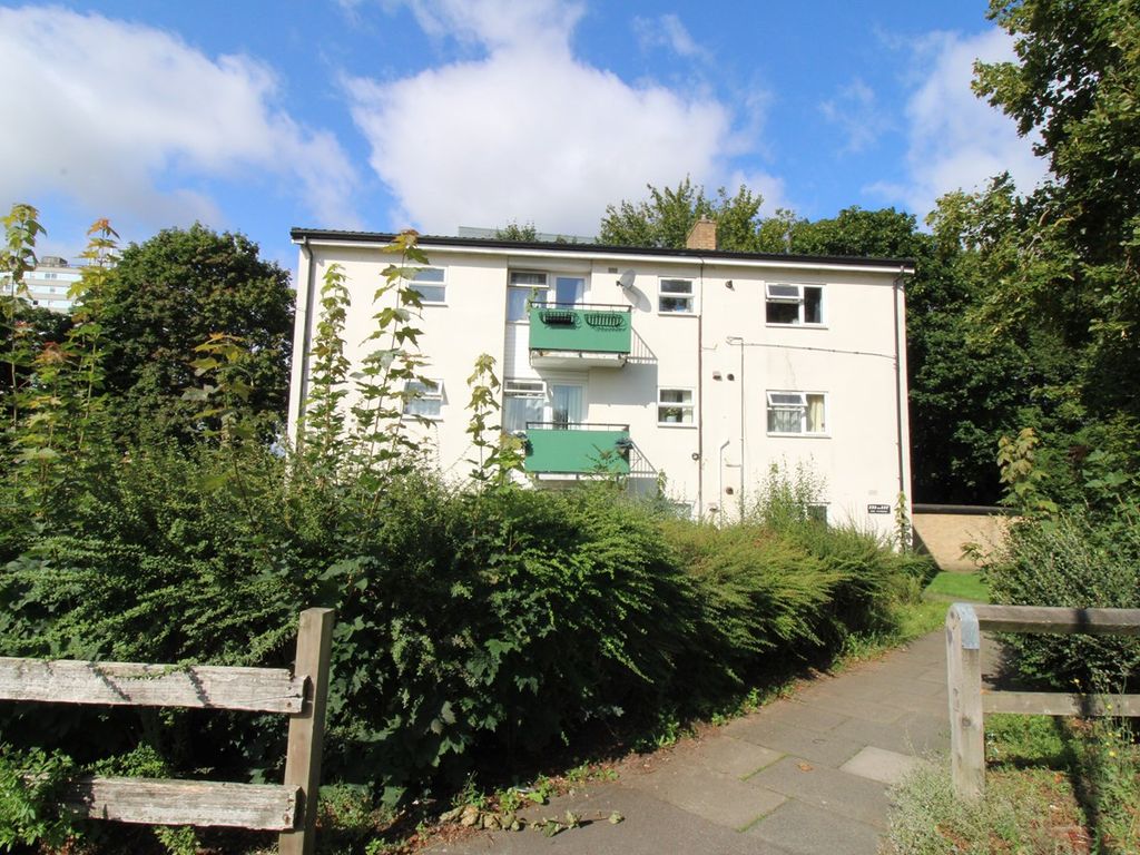 Studio for sale in Penn Road, Stevenage SG1, £130,000