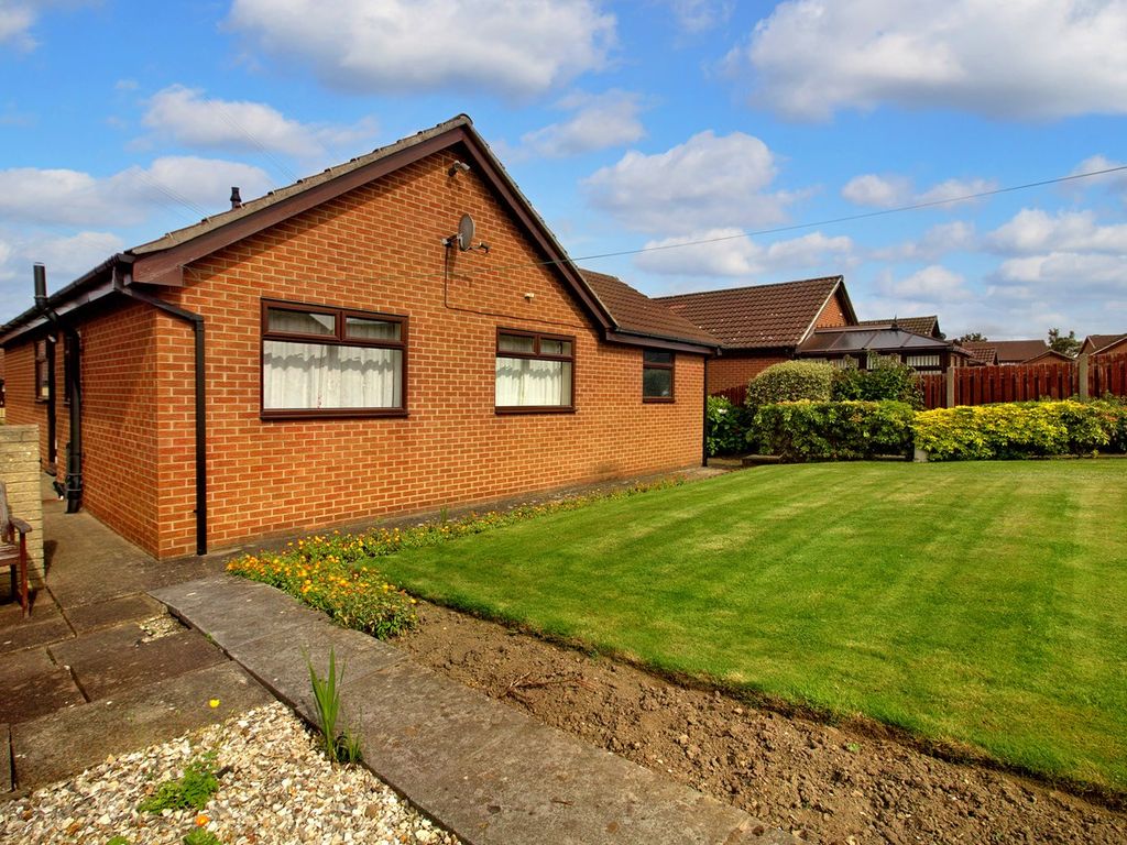 3 bed detached bungalow for sale in Midhurst Grove, Barugh Green, Barnsley S75, £240,000