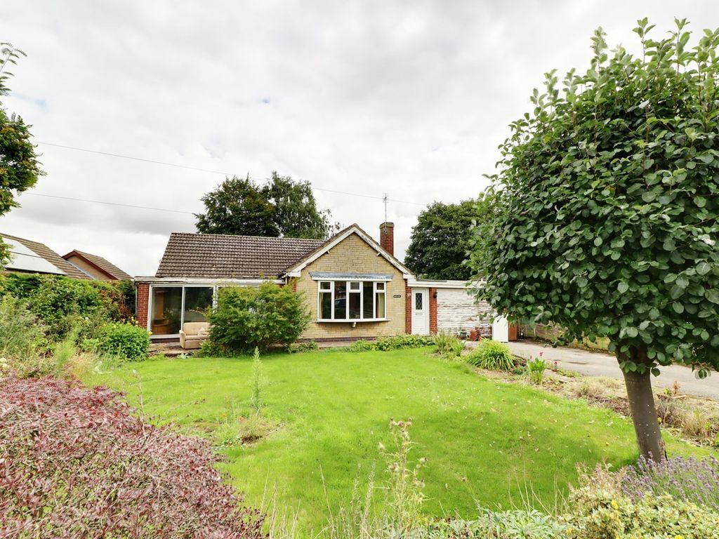 3 bed detached bungalow for sale in Graizelound Fields Road, Haxey DN9, £225,000