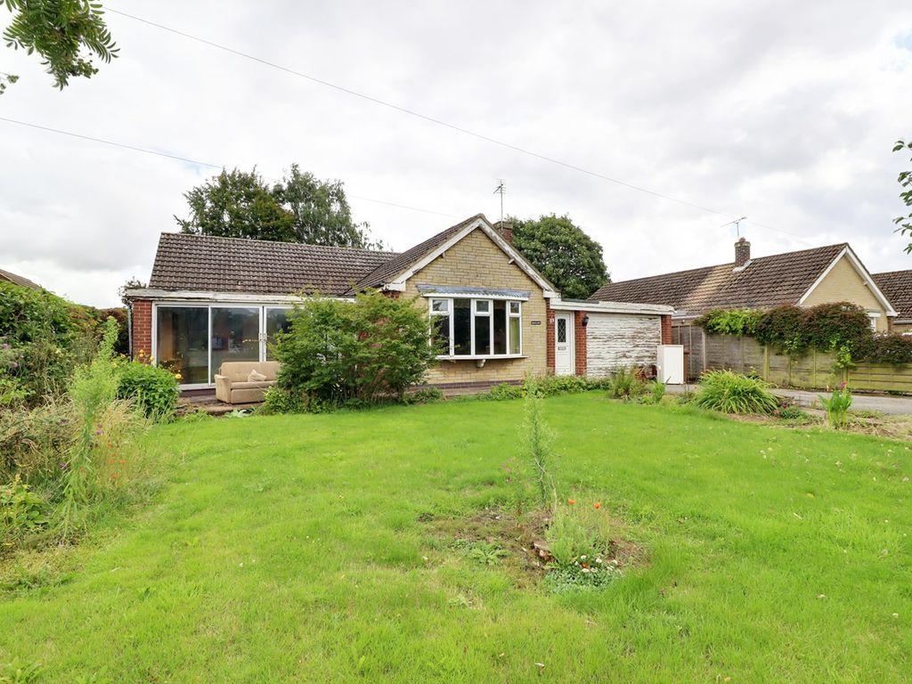3 bed detached bungalow for sale in Graizelound Fields Road, Haxey DN9, £225,000