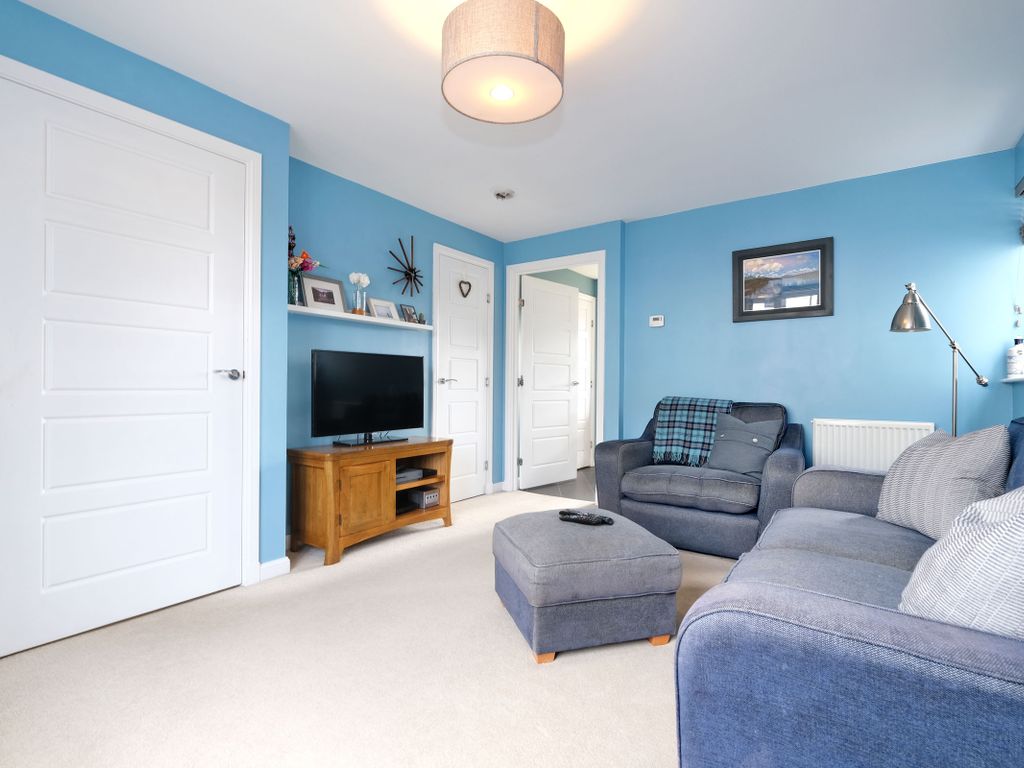 3 bed end terrace house for sale in Mugiemoss Drive, Bucksburn, Aberdeen AB21, £199,995