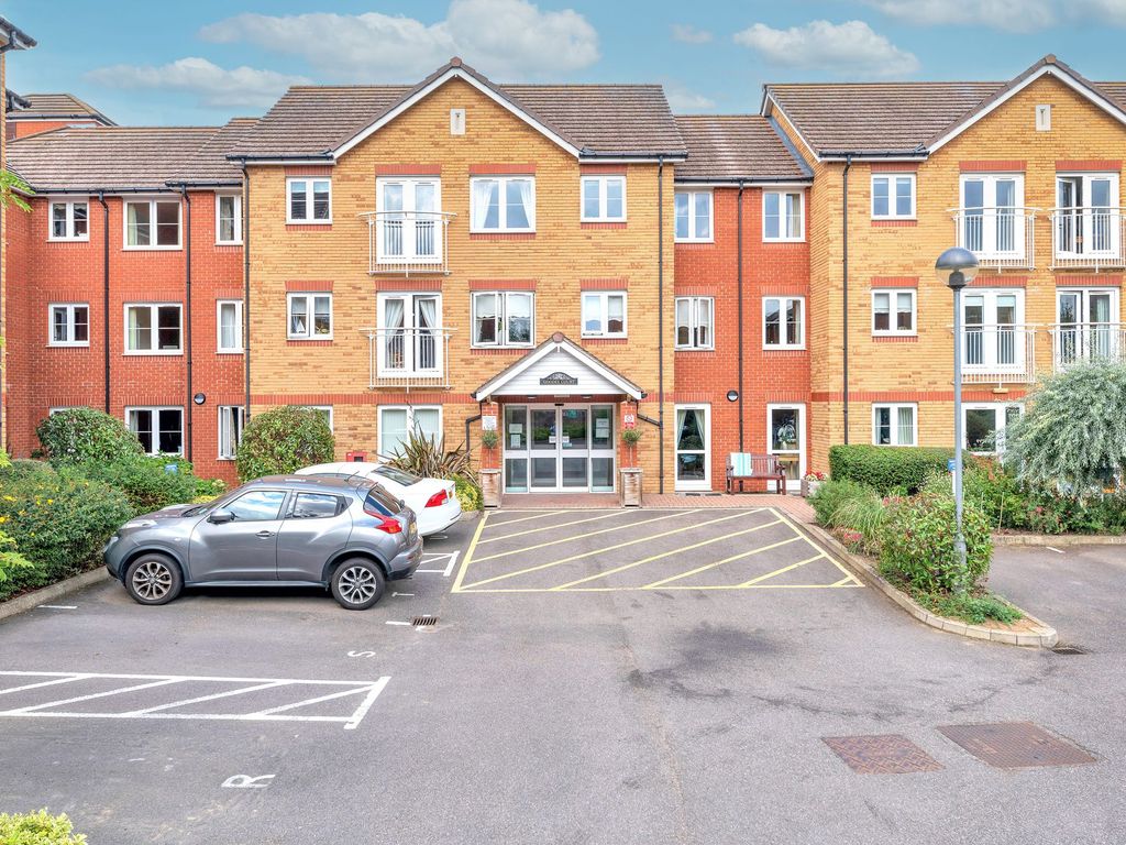 1 bed flat for sale in Goodes Court, Royston SG8, £85,000