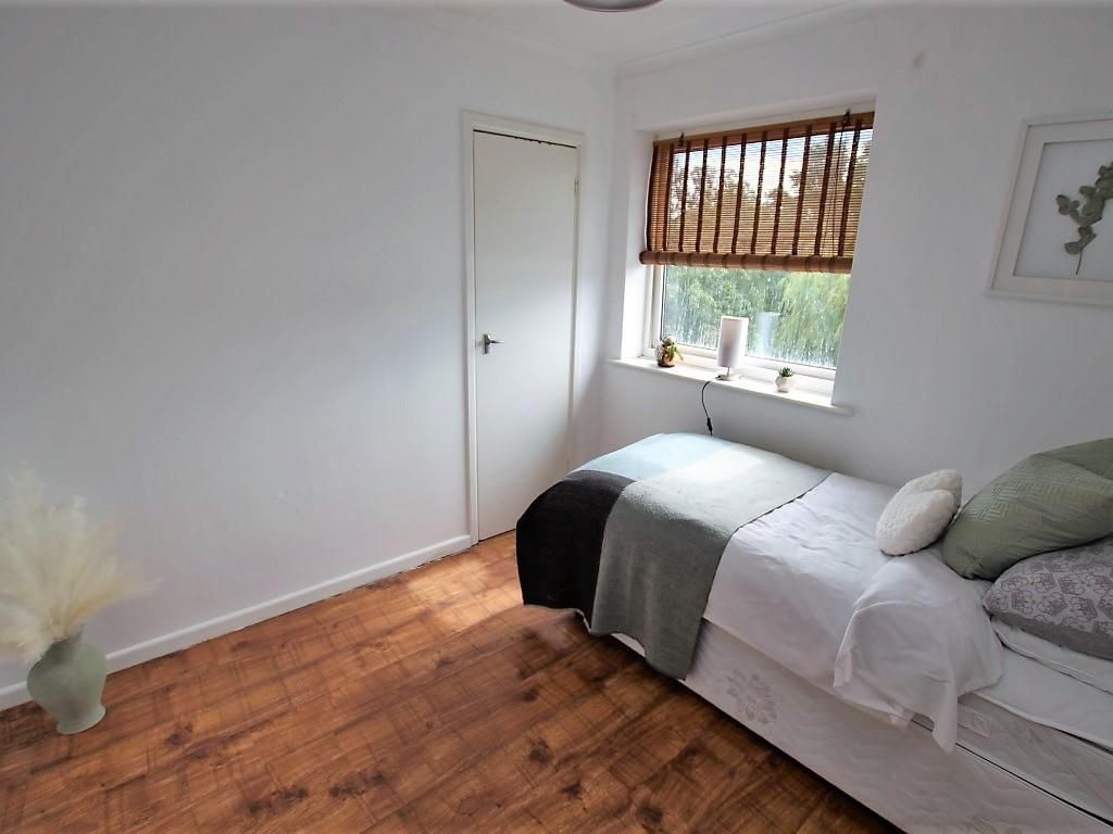 3 bed maisonette for sale in Hildens Drive, Tilehurst, Reading RG31, £250,000