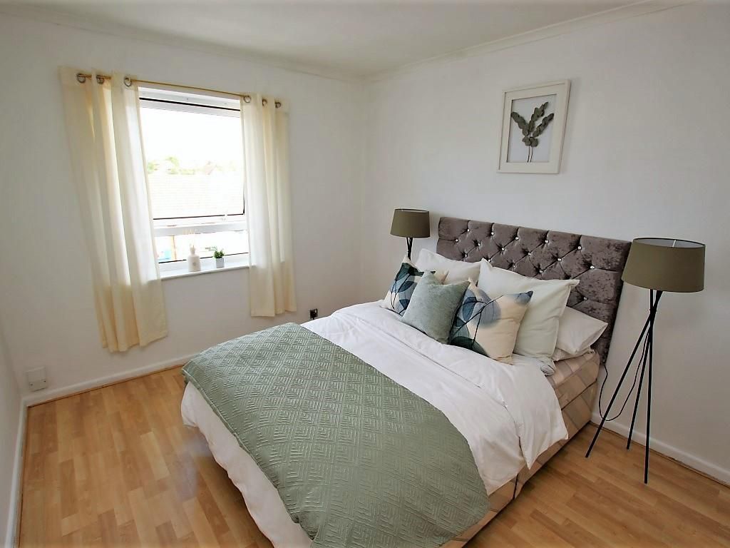 3 bed maisonette for sale in Hildens Drive, Tilehurst, Reading RG31, £250,000