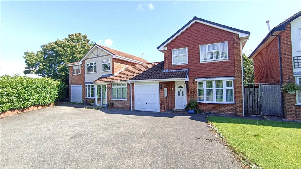 3 bed link-detached house for sale in Hayle Close, Birmingham, Worcestershire B38, £260,000