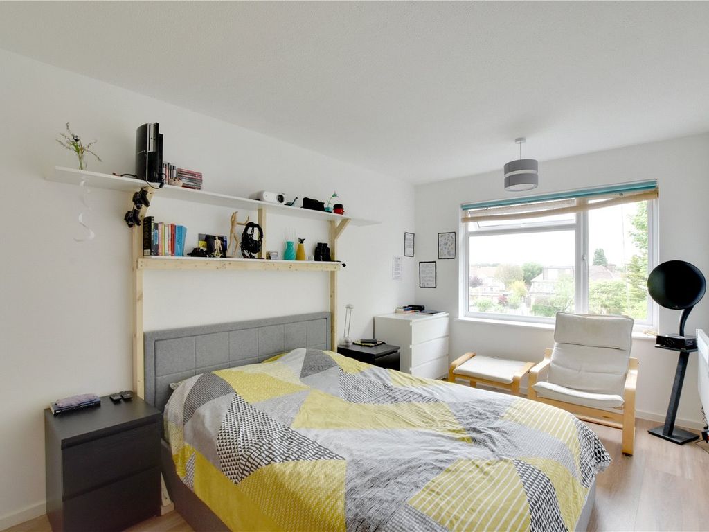 3 bed flat for sale in Footscray Road, Eltham, London SE9, £325,000