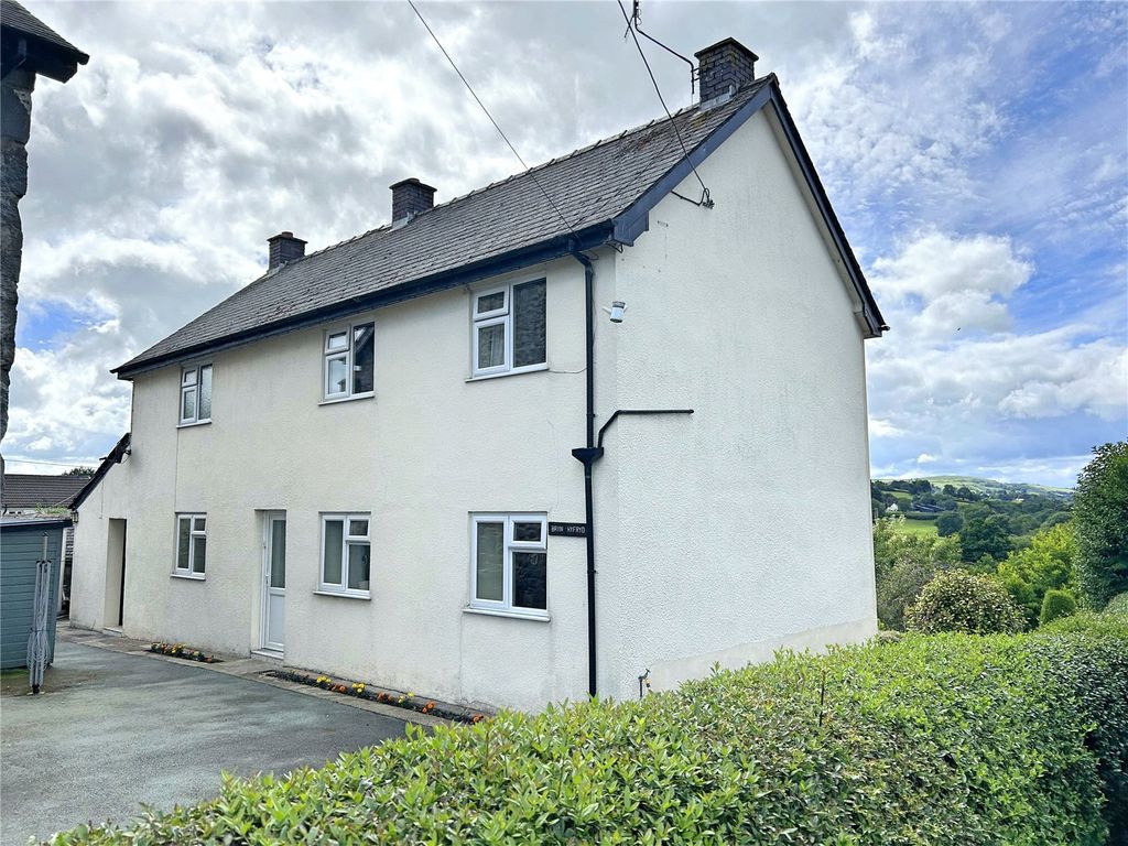 3 bed detached house for sale in Llanerfyl, Welshpool, Powys SY21, £280,000