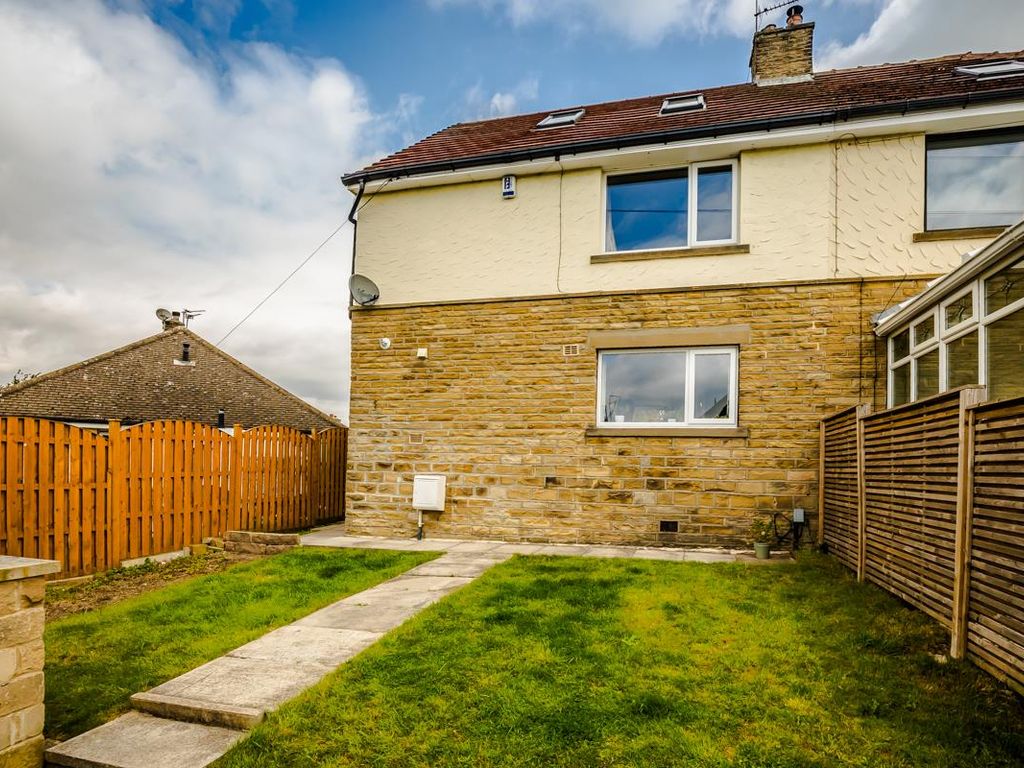 3 bed semi-detached house for sale in Highmoor Crescent, Brighouse HD6, £215,000