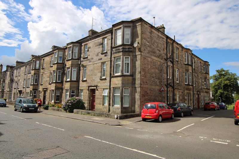 2 bed flat for sale in Bonhill Road, Dumbarton G82, £89,000