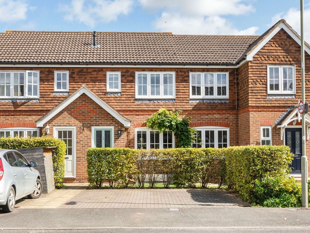 2 bed terraced house for sale in Rawthey Avenue, Didcot OX11, £315,000