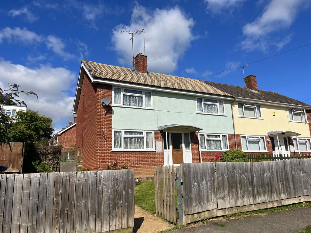 4 bed semi-detached house for sale in Queens Road, Tewkesbury GL20, £250,000