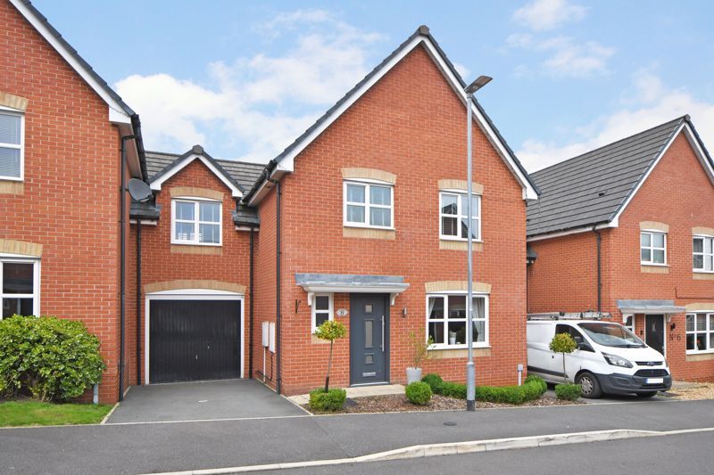 4 bed detached house for sale in Fazeley Drive, Sandyford, Stoke-On-Trent ST6, £240,000