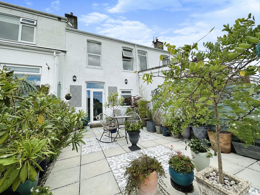 3 bed terraced house for sale in North View, Looe PL13, £290,000
