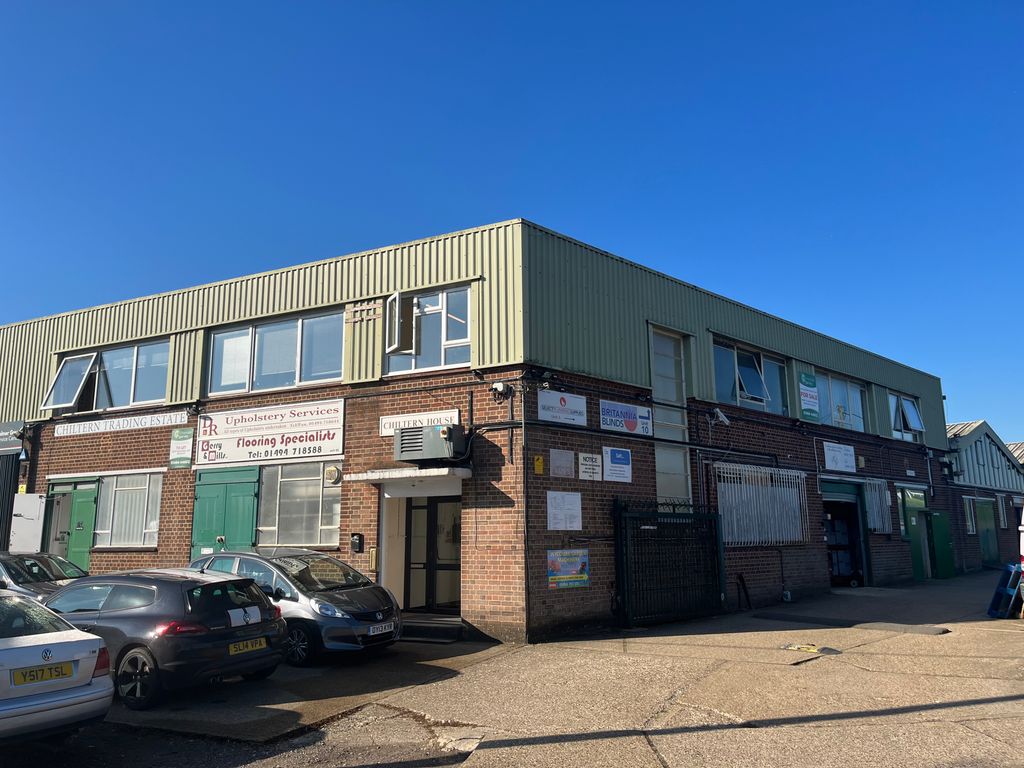 Office for sale in Unit 25A, Chiltern Trading Estate, Holmer Green, High Wycombe HP15, £70,000