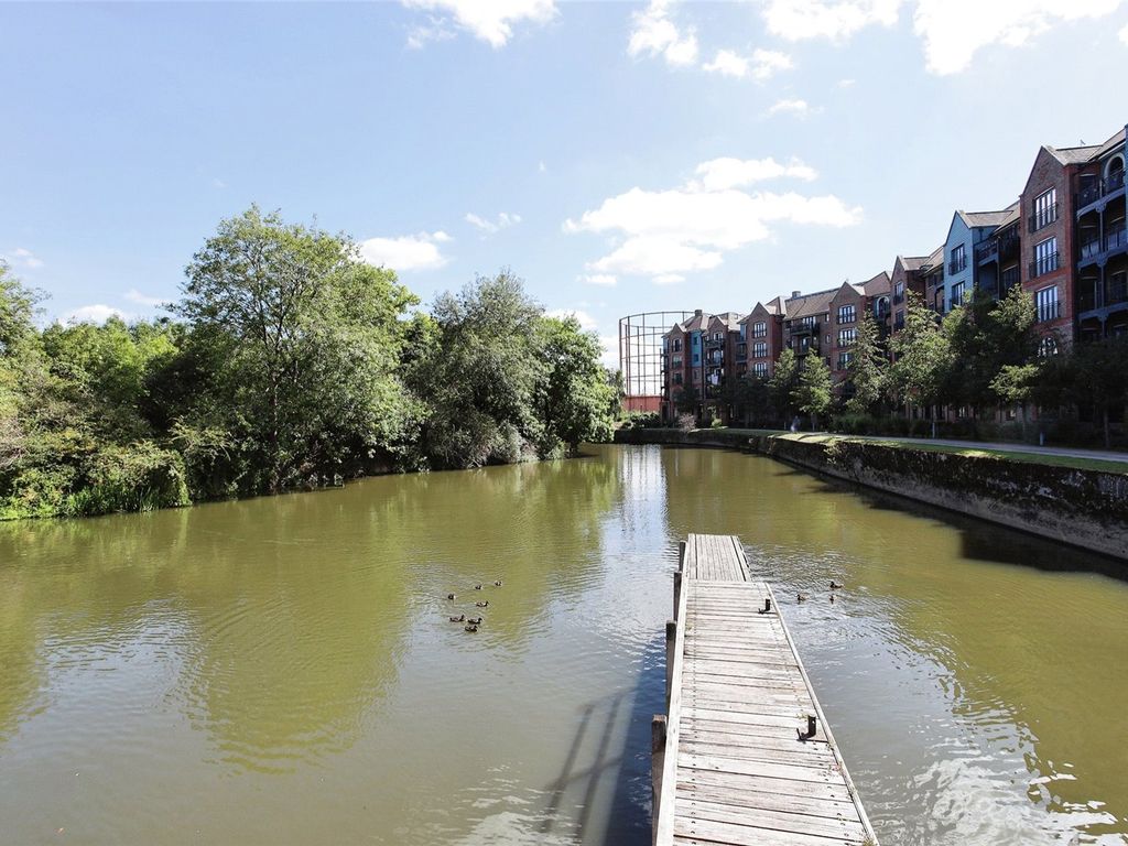 2 bed flat for sale in Breach House, Cannons Wharf, Tonbridge TN9, £81,250