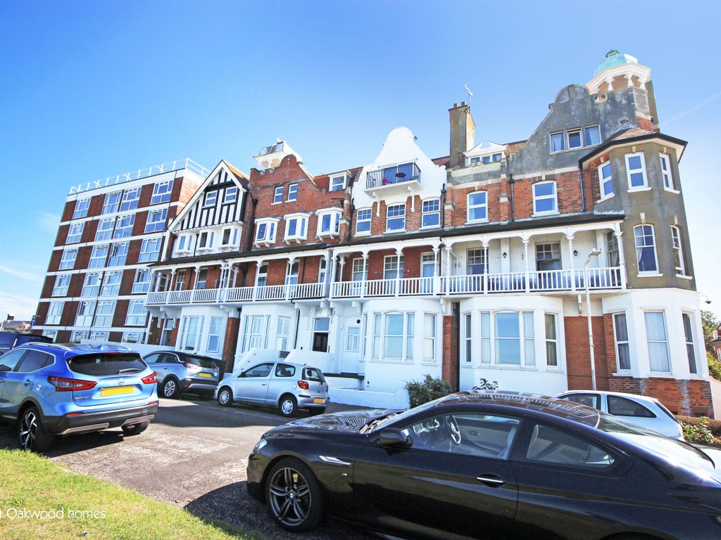 2 bed flat for sale in Lewis Crescent, Cliftonville, Margate CT9, £265,000