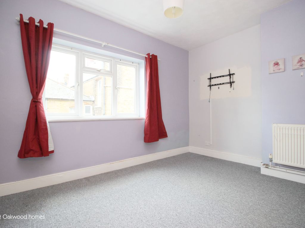 2 bed flat for sale in Lewis Crescent, Cliftonville, Margate CT9, £265,000