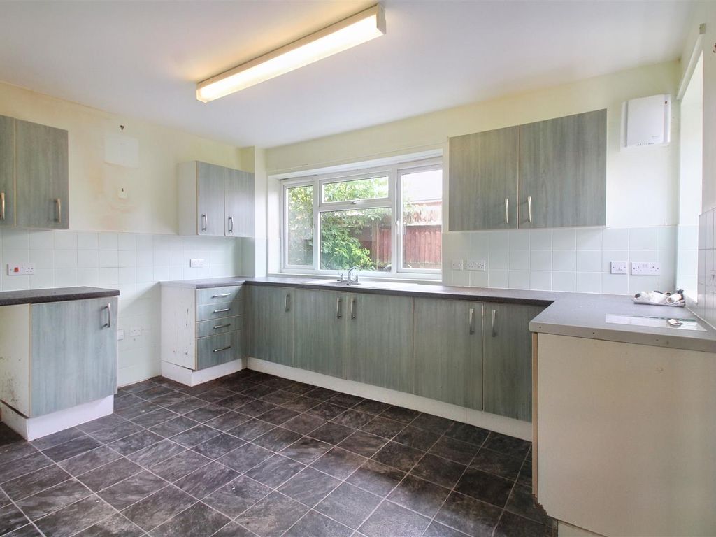 3 bed property for sale in Nash Road, Thornborough, Buckingham MK18, £300,000