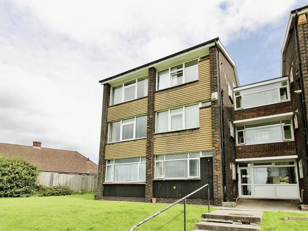 2 bed flat for sale in Kennerleigh Road, Rumney, Cardiff CF3, £140,000