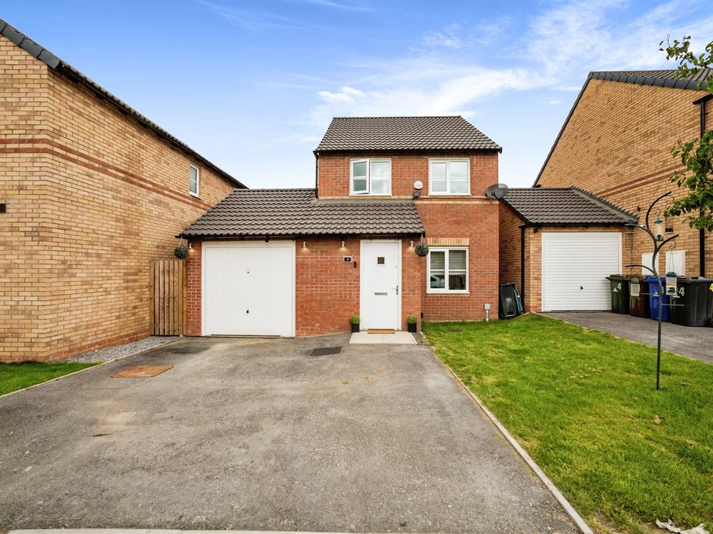 3 bed detached house for sale in South Moor Drive, Goldthorpe, Rotherham S63, £180,000