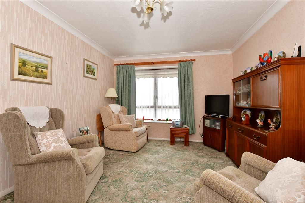1 bed flat for sale in Sandown Road, Sandown, Isle Of Wight PO36, £100,000