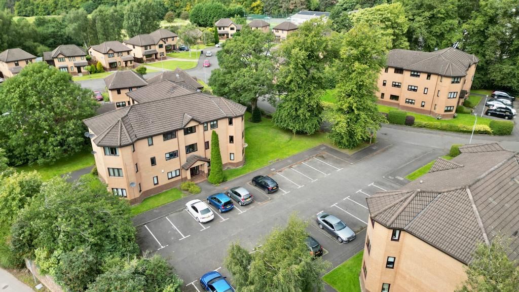 2 bed flat for sale in Loancroft Gate, Uddingston, Glasgow G71, £165,000