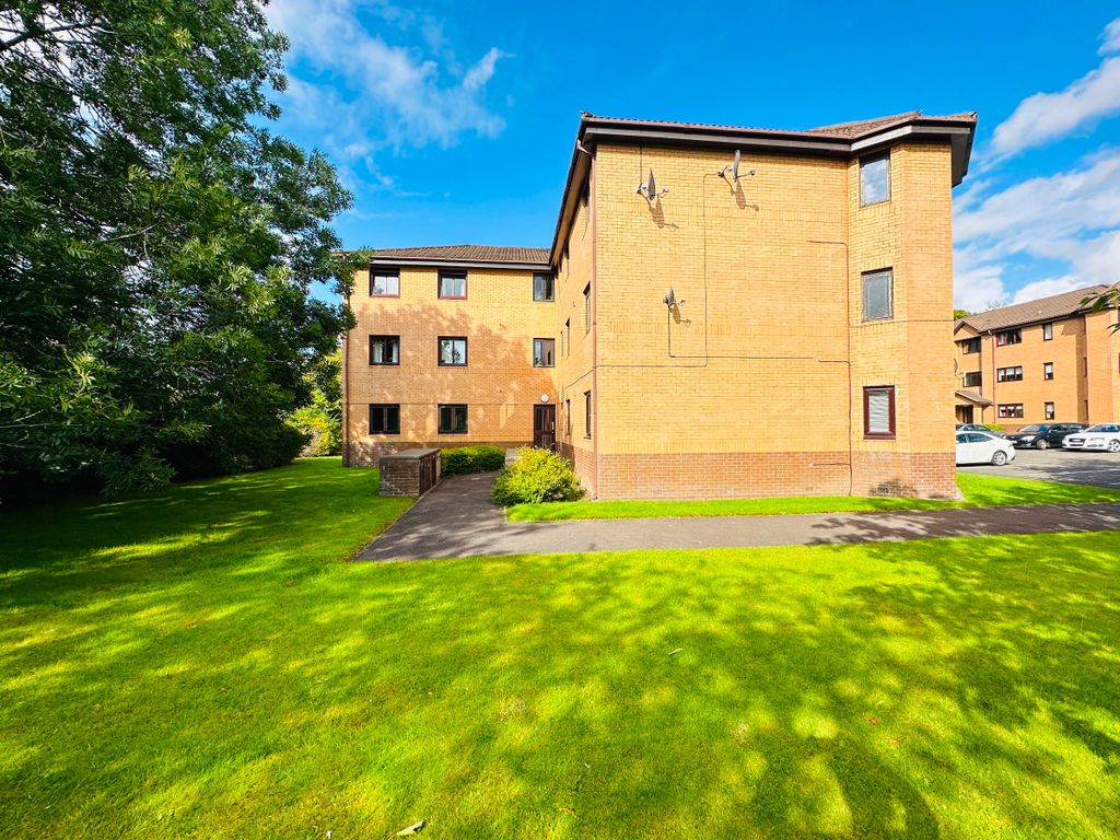 2 bed flat for sale in Loancroft Gate, Uddingston, Glasgow G71, £165,000