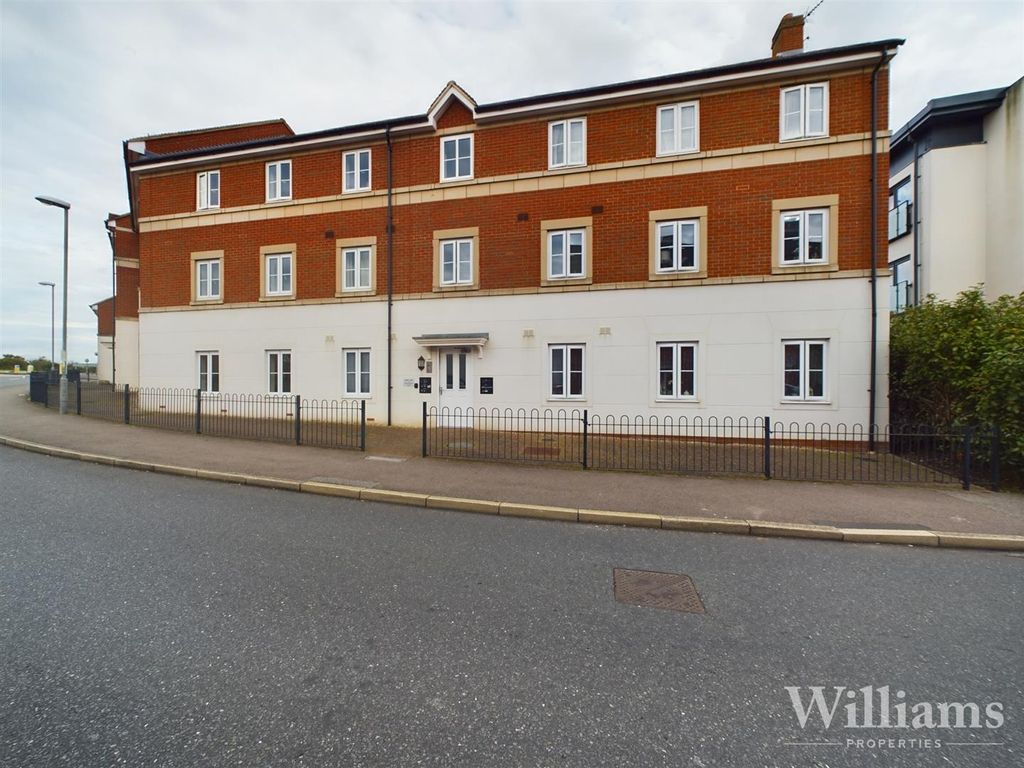 2 bed flat for sale in Prince Rupert Drive, Aylesbury HP19, £66,000