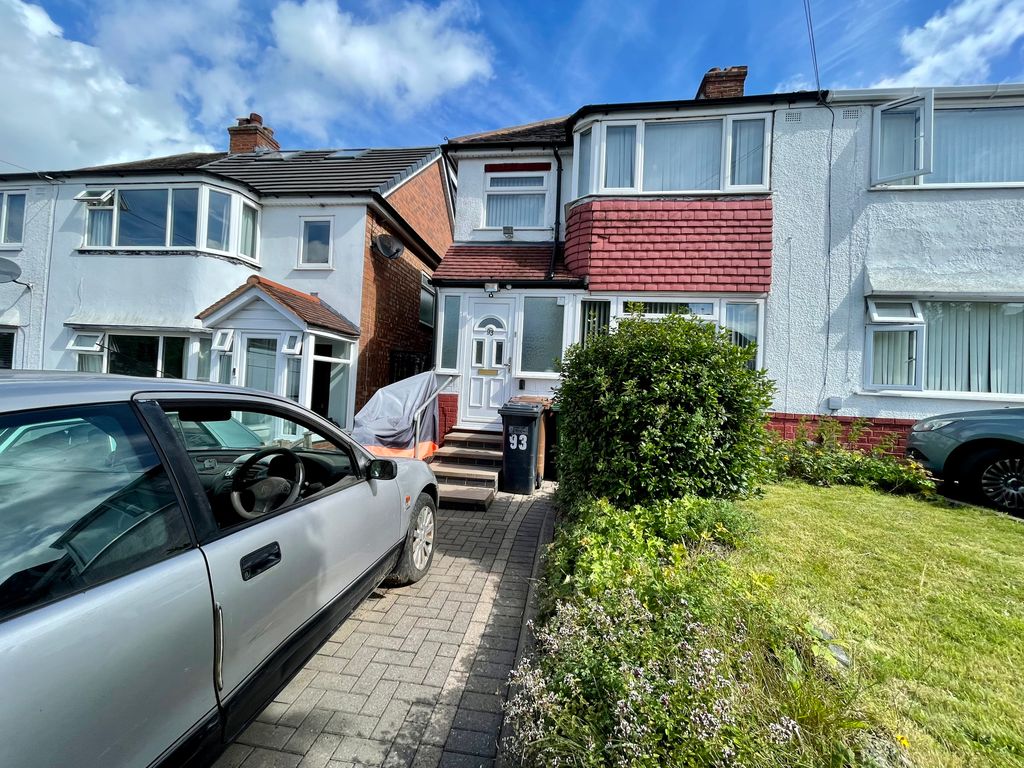 3 bed semi-detached house for sale in Pierce Avenue, Solihull, West Midlands B92, £250,000