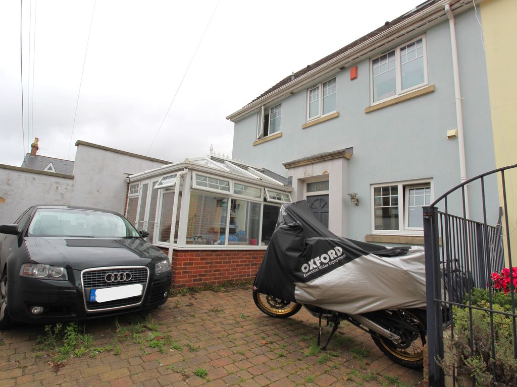 3 bed town house for sale in Seldown Lane, Poole BH15, £300,000