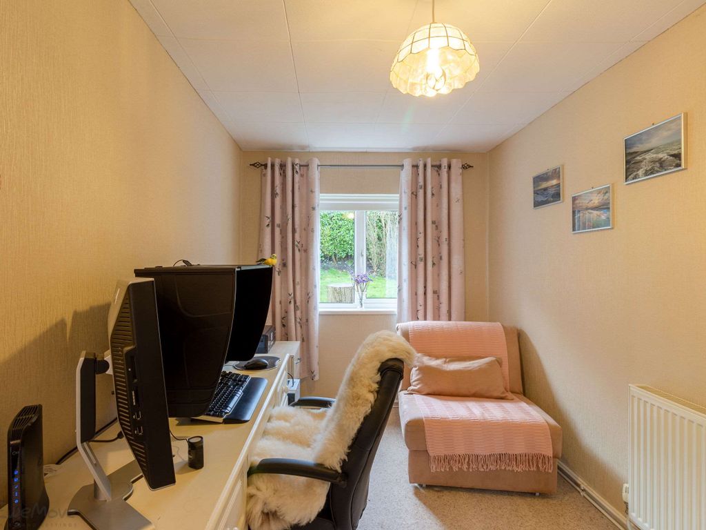 3 bed semi-detached bungalow for sale in Frensham Way, Bradford BD7, £190,000