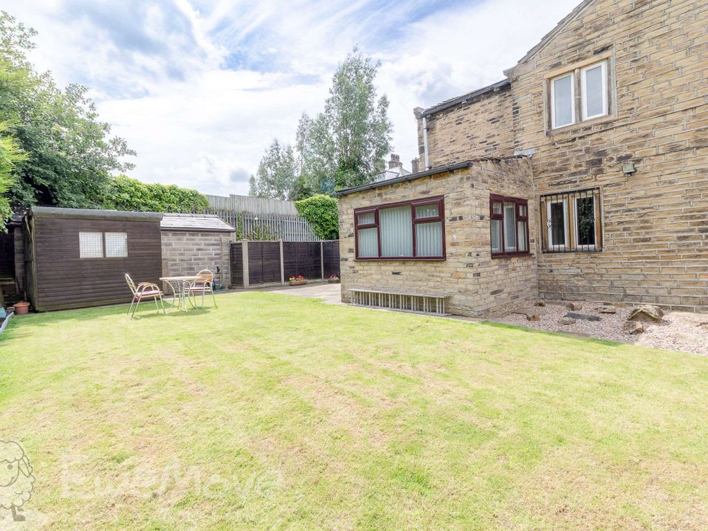 4 bed detached house for sale in Spindle Point, Halifax, West Yorkshire HX2, £280,000