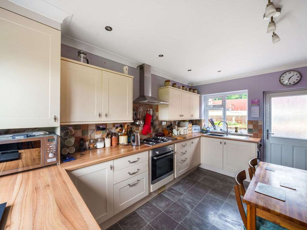 2 bed end terrace house for sale in Scargill Road, Harrogate HG1, £215,000