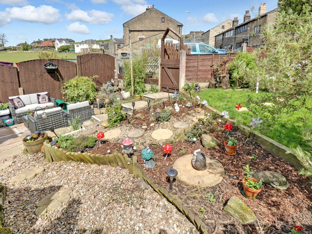 3 bed end terrace house for sale in Pinfold Cottage, 4 North View, Hebden Bridge HX7, £250,000