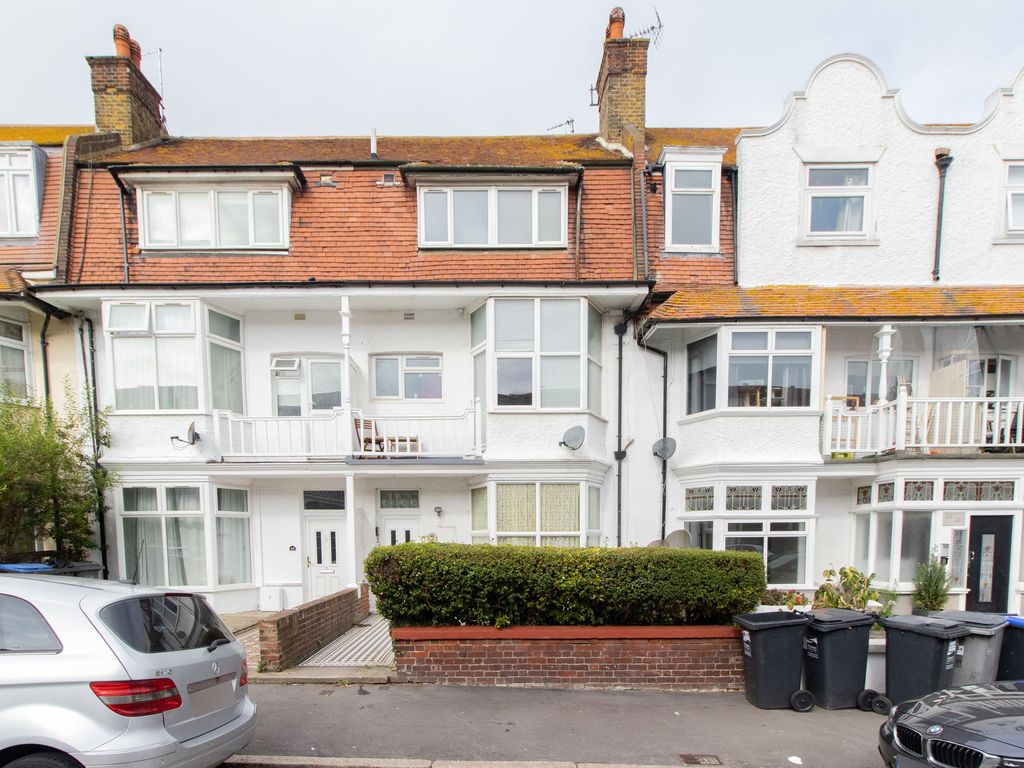 2 bed flat for sale in Surrey Road, Margate CT9, £110,000