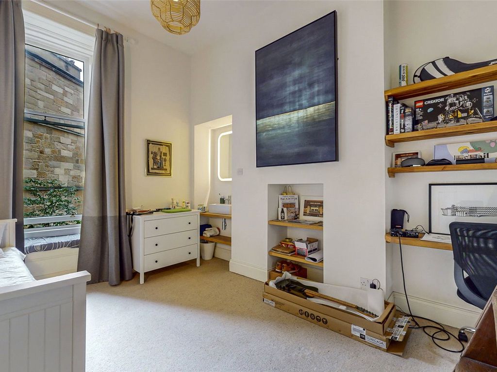 2 bed flat for sale in Otago Street, Hillhead, Glasgow G12, £259,000