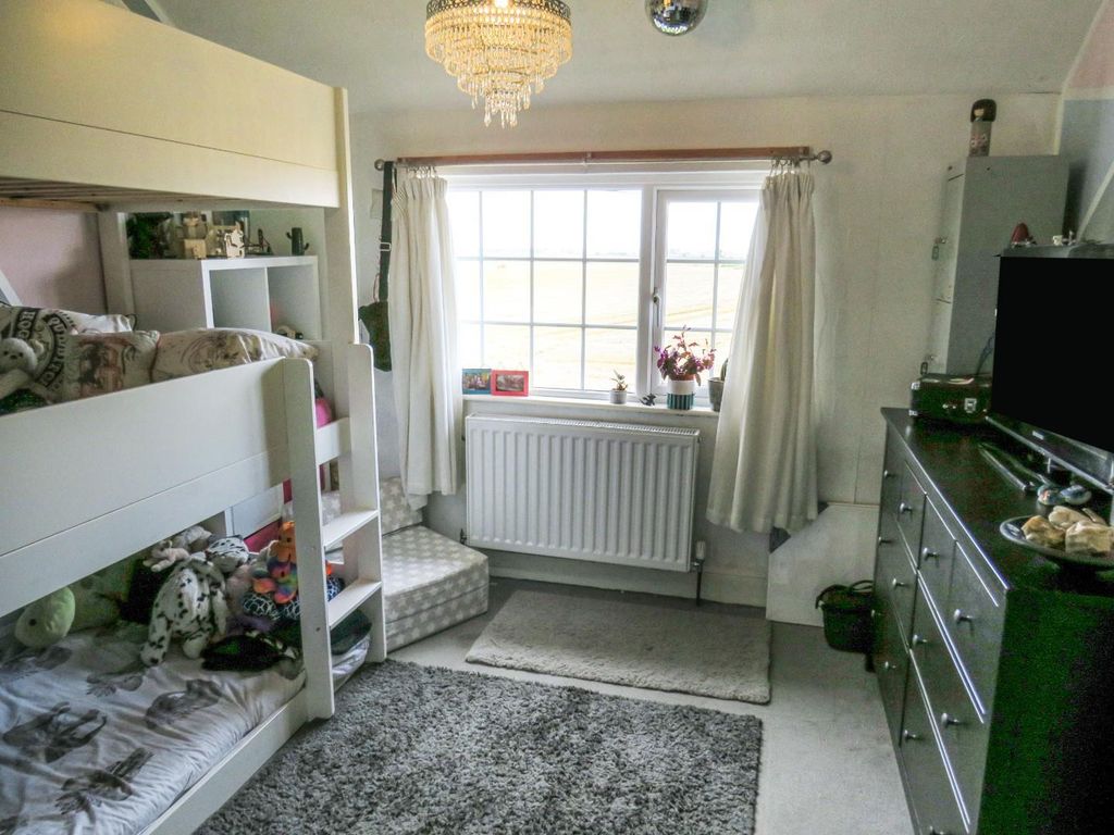 3 bed terraced house for sale in Sedge Fen, Brandon IP27, £210,000