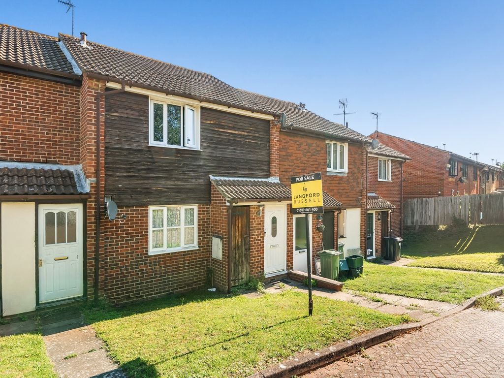 1 bed maisonette for sale in Barcombe Close, Orpington BR5, £225,000