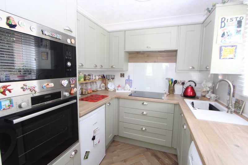 1 bed flat for sale in Coed Pella Road, Colwyn Bay LL29, £89,500